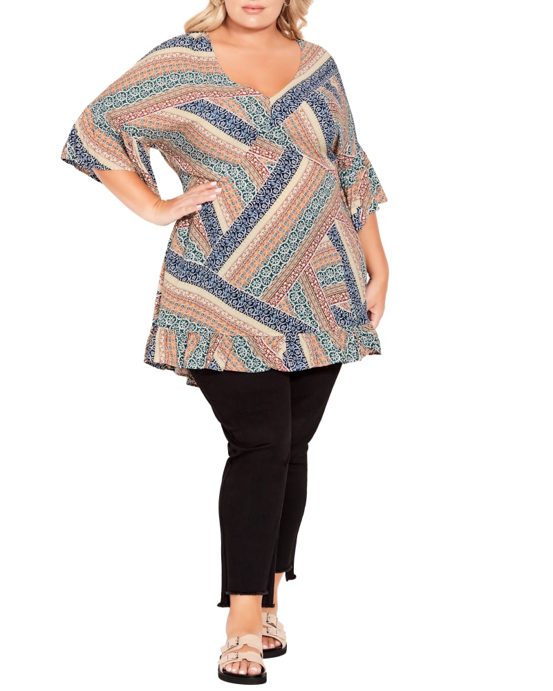 Plus size model wearing  by avenue | Dia&Co | dia_product_style_image_id:201339